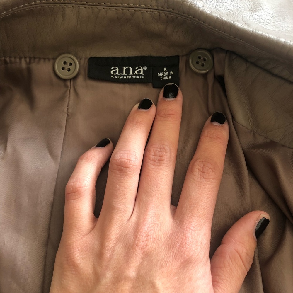 Leather jacket - Picture 3 of 4